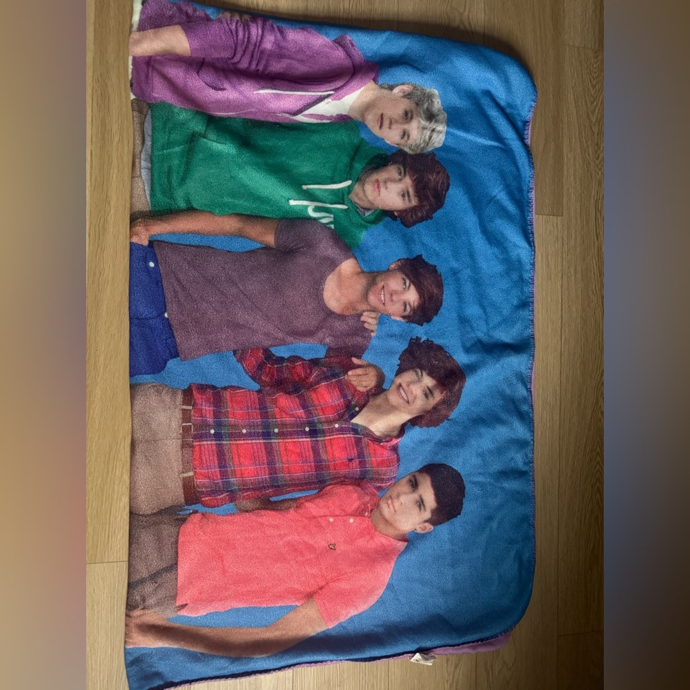 One Direction RARE 2013 Throw Blanket 45”x60” - Picture 9 of 11